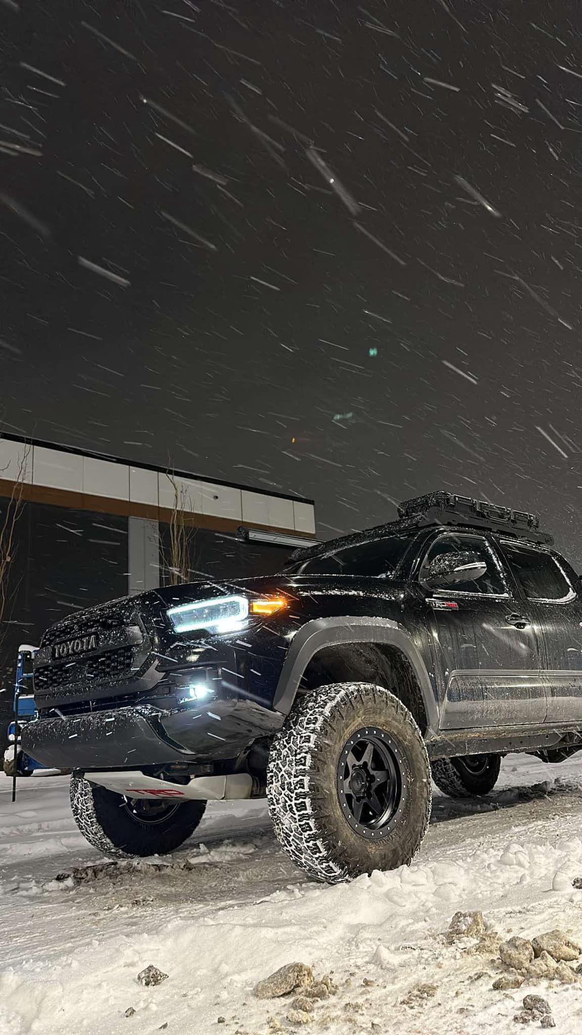 Seasonal tire swap service